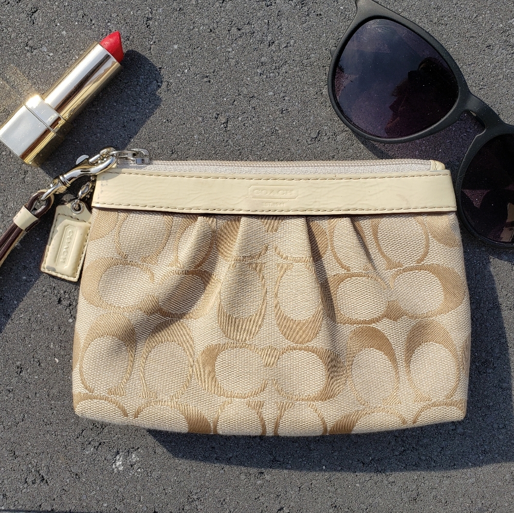 Coach Pleated Wristlet Tan White Cream Patent Leather Monogram Canvas Fabric - Picture 1 of 3
